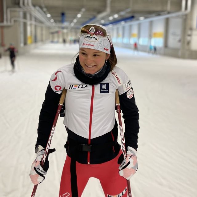 OBERTHALER Kristina, Great feeling to
be back on snow
with my new
equipment. 🥰❄
Thanks
@skisporthalle_o
berhof!
..
#oberhof #skiing
#moniniextraverg
ine
#heeressportzent
rum
#atomicnordic
#loefflersportsw
ear #swixsport
#cebeeyewear
#zienersports
#husqvarna
#hella