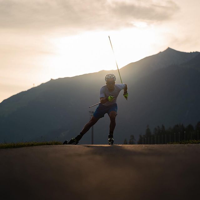 GROTIAN Tim, Eines meiner
Trainingshighlig
hts in diesem
Sommer. Da hat
sich das frühe
Aufstehen
gelohnt 😉
Kommende Woche
werden die
Roller gegen die
Ski getauscht -
endlich geht es
auf Schnee ❄️😍
#biathlon
#Winterfans
#FischerRaceFami
ly #onewaysport
#sanctbernhardsp
ort #zollskiteam
#marwesports #tb