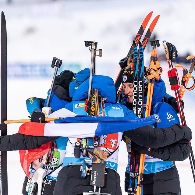 SIMON Julia, Belle journée
avec une belle
équipe 🤩
📸
@k_voigt_fotogra
fie