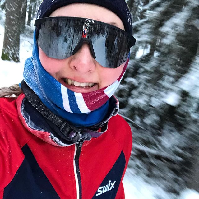 NILSSON Emma, Det blev en 9:e
plats på
supersprinten i
Sjusjøen 😃 mer
tävlingar blev
det inte för mig
i 🇳🇴 innan jag
blev lite snuvig
och fick tacka
för mig. Riktigt
tråkigt när det
kändes som att
både åkningen
och skyttet blev
bättre och
bättre..
förkylningen
gick dock fort
över och jag är
redan ute på
skidorna igen 😊
•
•
•
•
#NykvistskogsAB
#swix
#FischerRaceFami
ly #livetoski