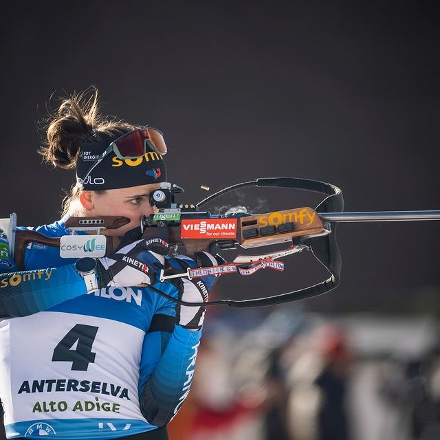 SIMON Julia, Ciao
@biathlonantholz
🇮🇹
Place à quelques
jours de repos à
la maison !
📸
@k_voigt_fotogra
fie