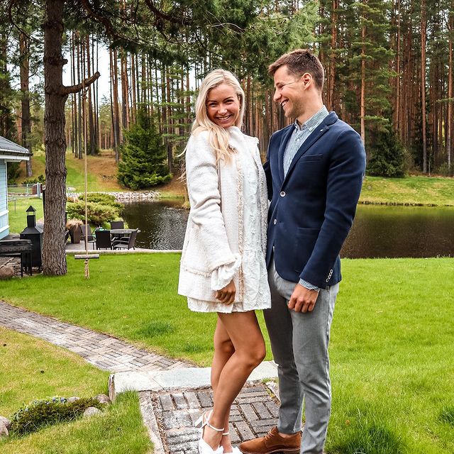 OJA Regina, Bon voyage✈️It’s
wedding week
time🇩🇪🤍Coming
back as Mrs.
Ermits 💍