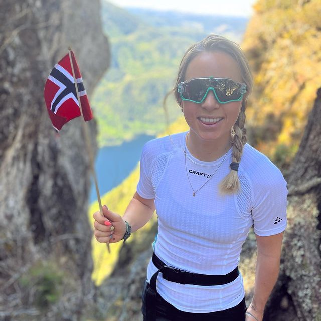 ECKHOFF Tiril, Nasjonaldag i
nasjonalromantis
ke omgivelser
🇳🇴🥰 Ønsker alle
en fin 17.mai 🤗