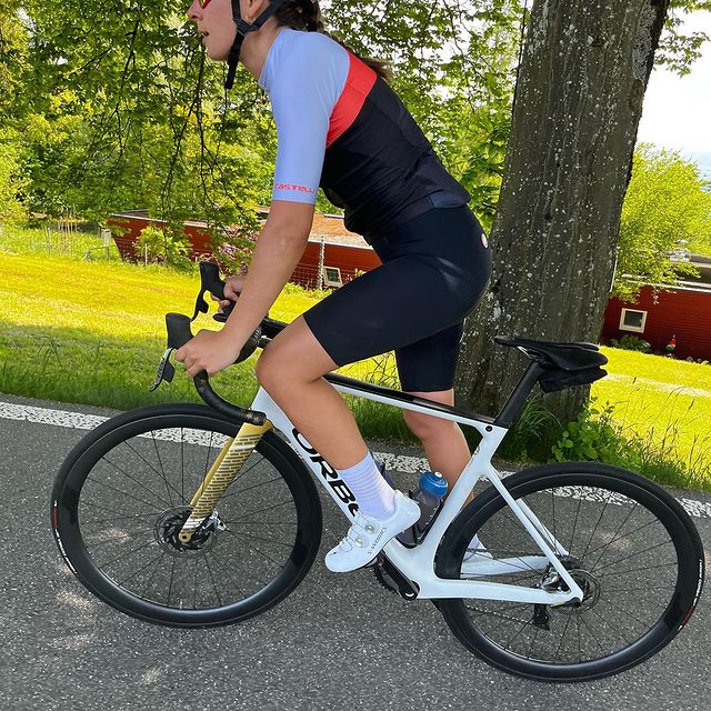 COLOMBO Caroline, It seems that
the sweat of the
Mauritius sun is
more agreeable
than that on my
cycle 🥵😅