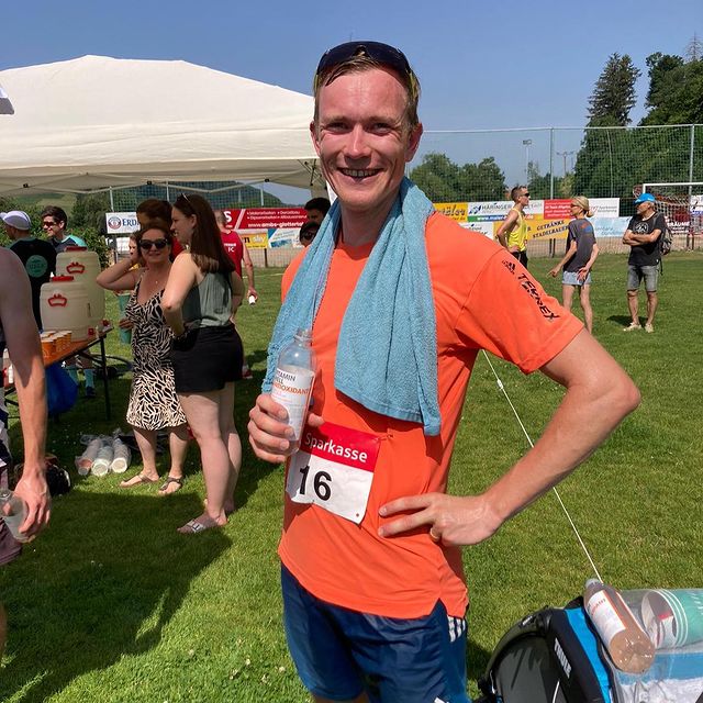 DOLL Benedikt, Wettkampf ist
das beste
Training! Aus
diesem Grund
ging es heute
über 10km
Distanz beim
Eichberglauf an
die Startlinie.
💯 Eine
ausreichende
Flüssigkeitsvers
orgung vor,
während und nach
der Belastung
ist das A & O.
🍼😋
#TrainHuntSuccee
d #vitaminwell
@vitaminwelldeut
schland