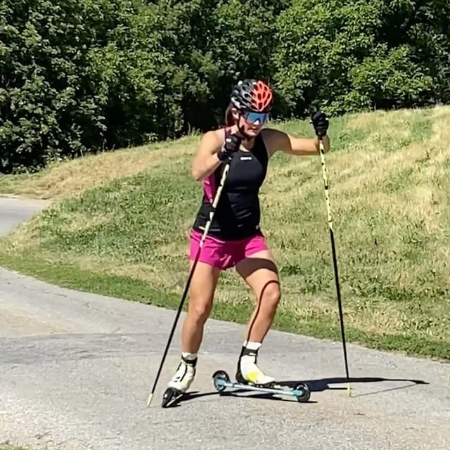 BRAISAZ Justine, La famille Bliz
s’agrandit 👀
Cc
@braisazjustineo
fficiel
.
.
.
#bliz #teambliz
#voislavieenbliz
#eyewear
#biathlon
#winter #snow
#mountain #ski
#sport #bike
#gravelbike
#gravelcyclist
#gravelroads
#triathlon
#triathlontraini
ng
#triathlontraini
ng #sports
#cycling #trail
#trailrunning
#nature
