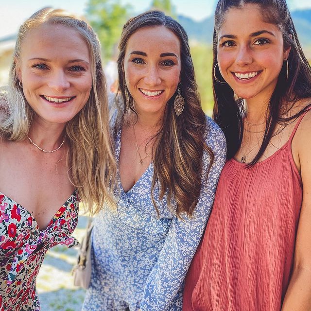 GASPARIN Aita, Thoze ma friendz
🧚🏼♀️
Flaitamy ✨
@flaviabarmettle
r 🌸 @amy.baserga
__
#tbt
lena&marco‘s
wedding
#onemonthago