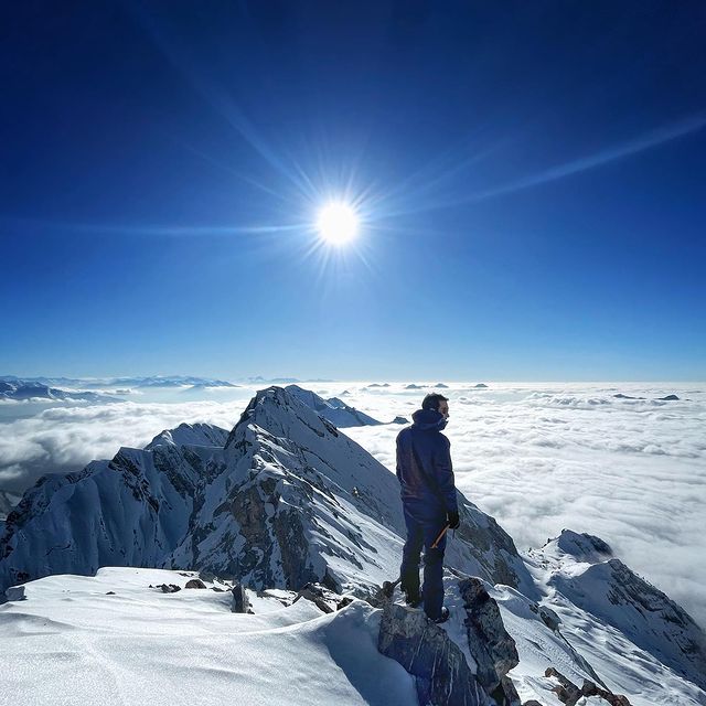 FOURCADE Martin, Ce genre de
journée tout la
haut. 🔋 rassurez
moi c’est encore
long l’hiver?