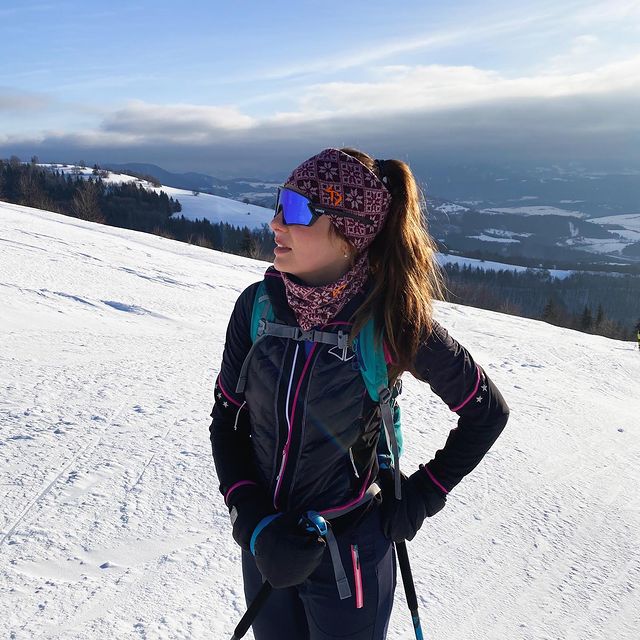 MACHYNIAKOVA Veronika, Ranný skitouring
za
domom👩🏽❤️💋👨🏽🔆
.
.
.
#sunday #frosty
#morning #skialp
#fischer
#skialpinism
#karitraa
#geosport_nemeck
a
#banskabystrica
#sachticky
@norwayshop.sk
@uvexslovakia