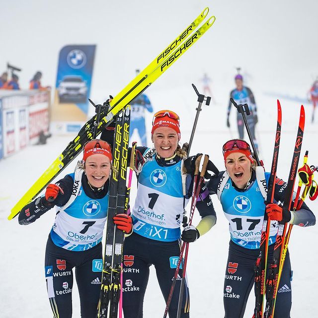 SCHNEIDER Sophia, first ever World
Champs, first
ever Flowers
😍💐⛄️ i have no
words for this
crazy day! Aaand
of course, the
train was on its
way again 🚂💨😉
Danke
@biathlon_oberho
f für die
atemberaubende
Stimmung, es hat
einfach nur
extrem viel Spaß
gemacht! Ich
freue mich jetzt
schon auf das
nächste Rennen
vor dieser
Kulisse 🥳🙏🏽
#P5 #biathlon
#pursuit
#oberhof
#livetoski
#fischernordic
#zollskiteam
#biathlonworld
#biathlonfamily
#winterfans
#viessmann #joka
#vitaminwell
#argeta
#nationalpark_at
#worldchamps
#jokasportiv
#whataday
📷:
@k_voigt_fotogra
fie