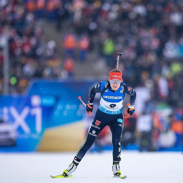 HETTICH Janina, Ein solides
erstes
WM-Wochenende
für mich, aber
ein überragendes
Wochenende für
🇩🇪🇩🇪🇩🇪
#derzughatkeineb
remse #heimwm
#grandiosestimmu
ng 🥳👏🏼
📸
@k_voigt_fotogra
fie
@dsv_biathlon
@viessmann_sport
@minusl_
@frankenstolzsch
lafkomfort
@blumenlaengle
@kanal_fay_gmbh
@lottobw
@fischernordic
@spitzensport_bu
ndeswehr