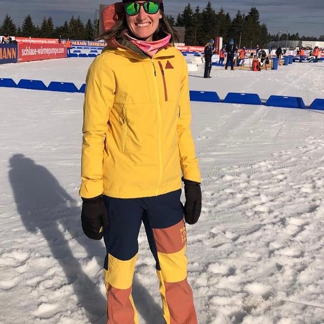 EGAN Clare, So great to be
back on tour
with my biathlon
friends for a
week in Oberhof
🇩🇪
Watching
biathlon is
almost as fun as
doing it
🙃🙃🙃🌻🙃
Check out my
coverage of
biathlon World
Championships on
@fasterskier
#wearyellowbehap
py
#happymountainpe
ople
#malojaclothing
#skilove
#theretiredathle
telife
#doitforthemaloj
a
📷 Photo 2:
@nordicfocus